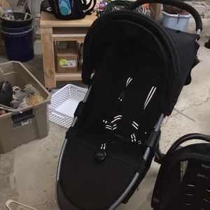 Stroller and car seat bundle